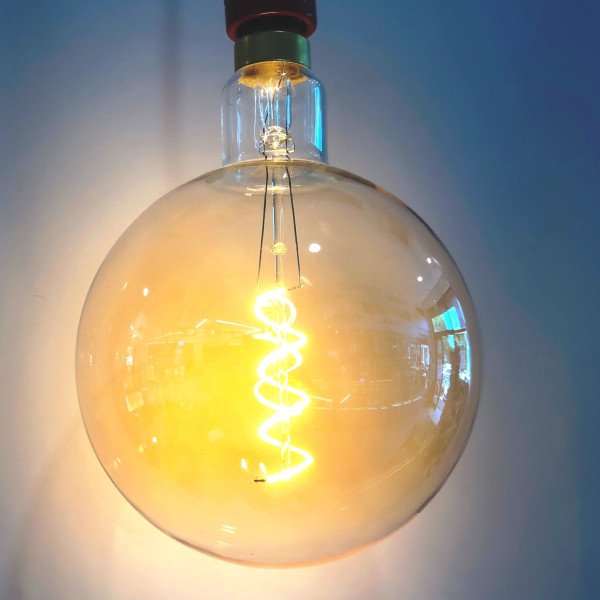 Lampada decorativa a LED tipo globo 5W colore oro passo E27 (Lampadine)